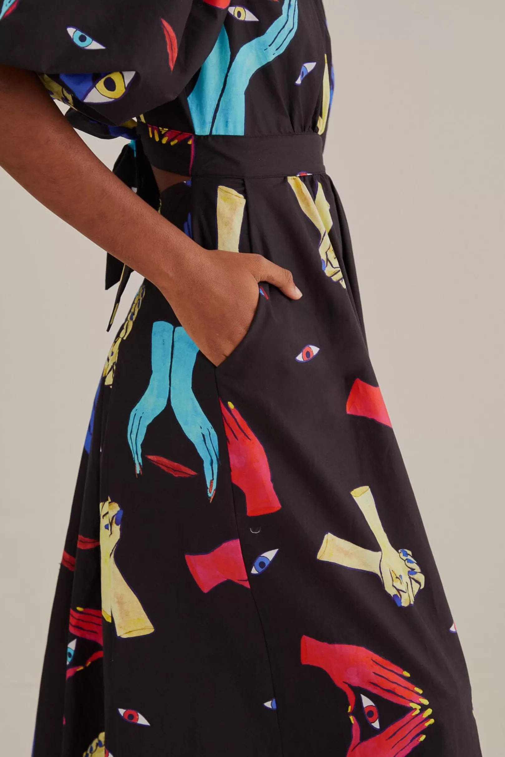 FARM Rio  BLACK COLORFUL TOGETHER SHORT SLEEVE MIDI DRESS Cheap
